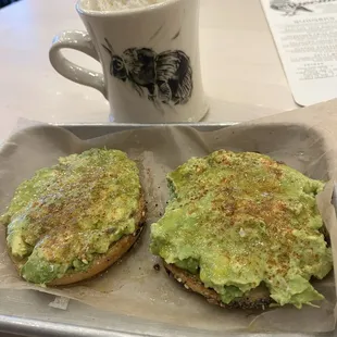 Avocado bagel toast