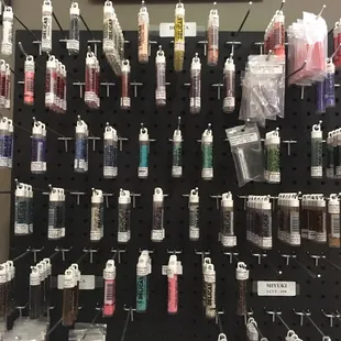 All sizes and colors of del