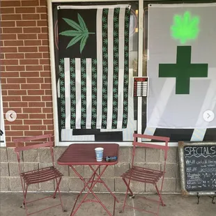 We're here bright an early for you here at Native Bros on Santa Fe for patient convenience!! Stop by on your way to work / come hang with us