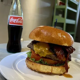 Delicious burgers, fast, friendly service!