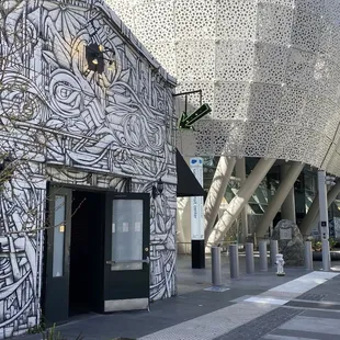 Front of the bar next to Salesforce Transit Center
