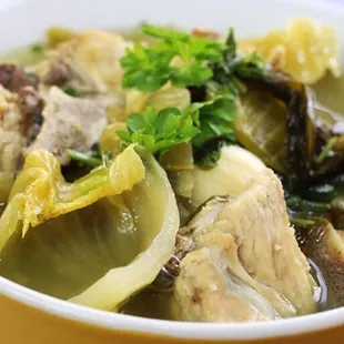 Pork soup with pickled green