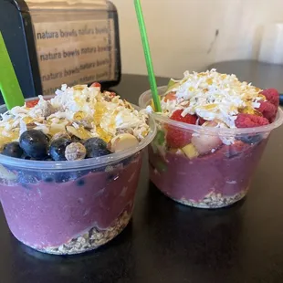 Build your own açaí bowls.