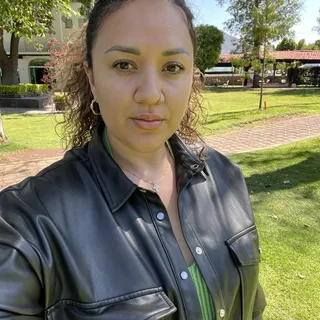Nadine V.
