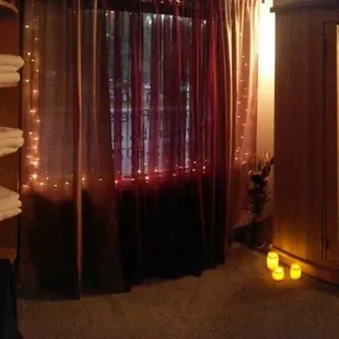 Steam sauna ! Only $20 for 30 minutes. Enjoy it by yourself or with a friend.