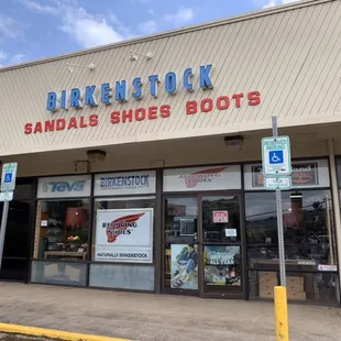 Can't miss this store sign...