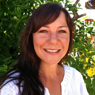 Dr. Kam Tecaya  has specialties of environmental medicine, women's health, endocrine issues &amp; autoimmune disorders.