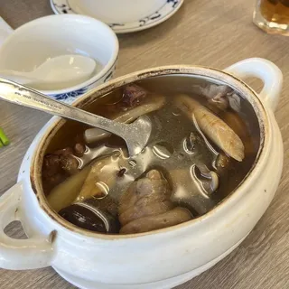 S3. Sum Kay with Softshell Turtle Soup