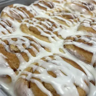 cinnamon buns with icing
