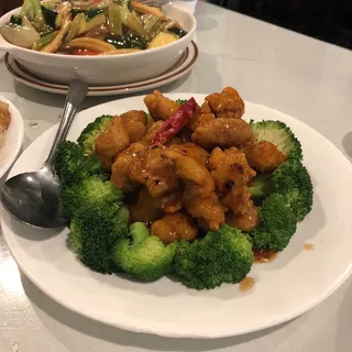 Veggie General Tao's Chicken / (lunch)