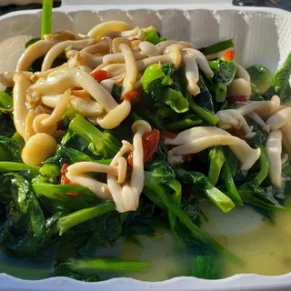 Pea Sprout with White Mushroom /