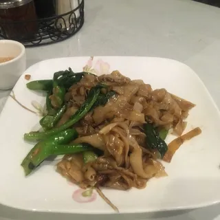 Chinese Broccoli Chow Fun /