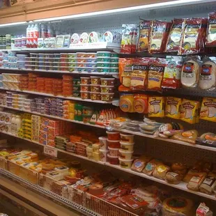 Cheeses and hummus +++