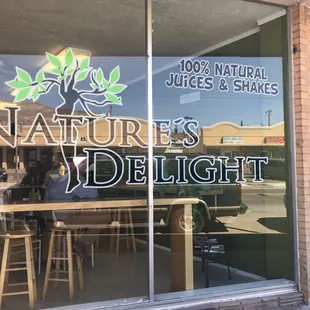 Outside faces 35 degrees or so in opposite direction of traffic trust GPS it's there