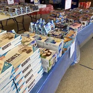 a variety of cookies