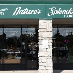 Located in the Palomar Shopping Centre @ the corner of Harrodsburg Road and Man O War Blvd.