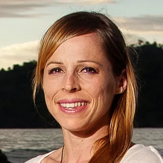 Nikki H.
