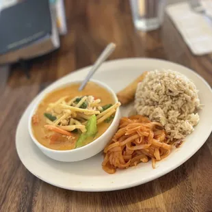 Lunch special. Red curry, brown rice, chicken... 10 bucks!