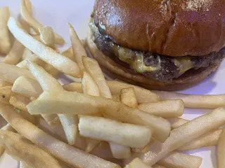 Oh Tommy's Bar and Grill