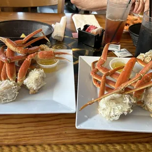 2 plates of 1 LB Alaskan Snow Crab Legs