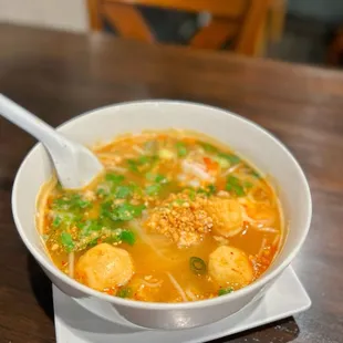 Tom Yum Noodle. Needs more toppings but otherwise good. | www.moniquedao.com