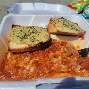 Yummy lasagna.   Oooo super good