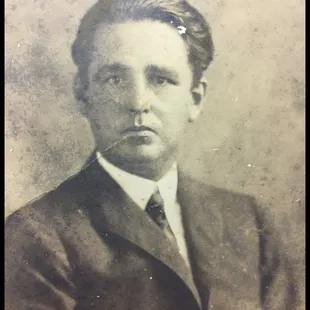Royston Nave who was from La Grange, Tx, painted Texas landscapes and portraits.