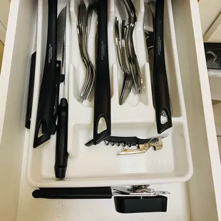 Cutlery and cooking utensils