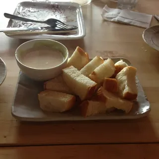 Steamed Bread With Custard Dipping