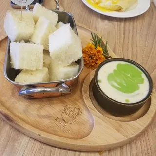 Steamed Bread with Custard Dipping