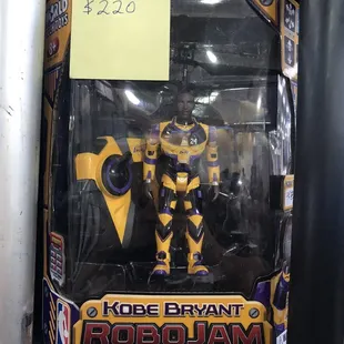Wow this KOBE BRYANT ROBO JAM action figure *2/26/22