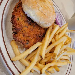 Crispy chicken sandwich