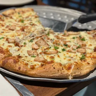 Chicken bacon ranch pizza