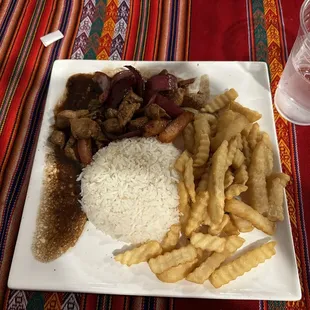 Pollo Saltado