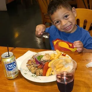 Tallarín saltado de pollo(chicken Peruvian Lo mein (kids size menu)