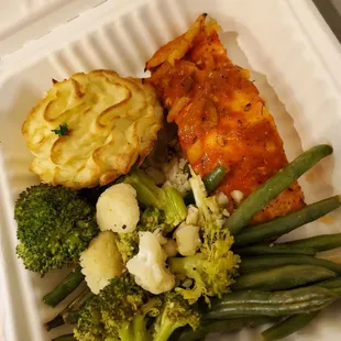 Salmon &amp; veggies