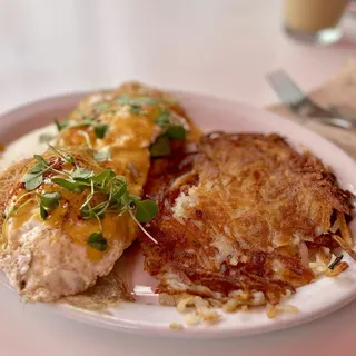 Eggs Benedict with Hash Browns