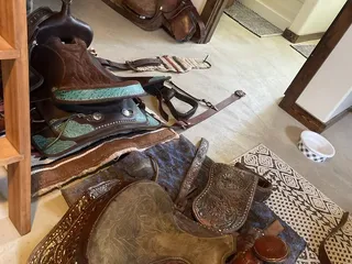 Dans Little Saddle Shop