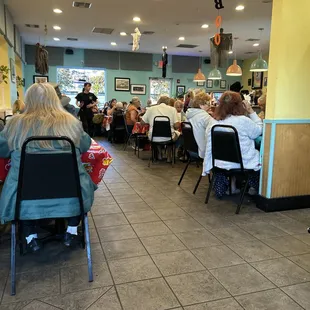 Packed dining on Thursday