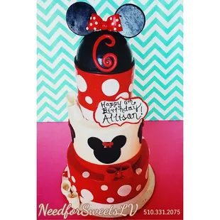 a minnie mouse birthday cake