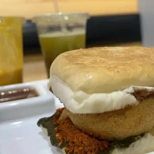 CHUTNEY VADA PAV