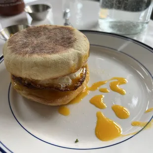 Breakfast sandwich