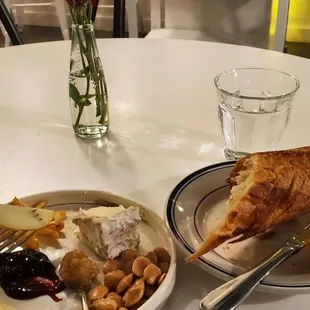 Pairing a cheese plate with an Italian red wine.