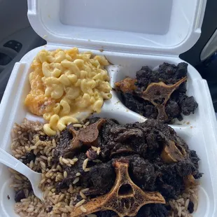 Mac &amp; cheese, so creamy and cheesy