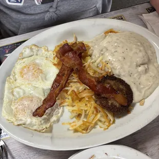 Classic breakfast w/ biscuits &amp; gravy