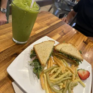 Special tofu pesto sandwich with smoothie