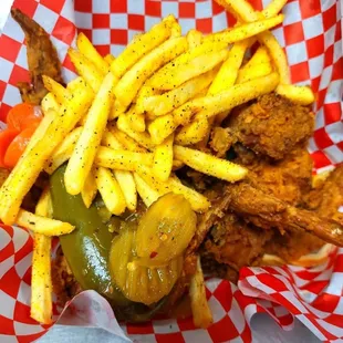 poultry, chicken wings and fried chicken, chicken wings, fried chicken wings, food, bbq wings, fried chicken, chicken, bbq chicken
