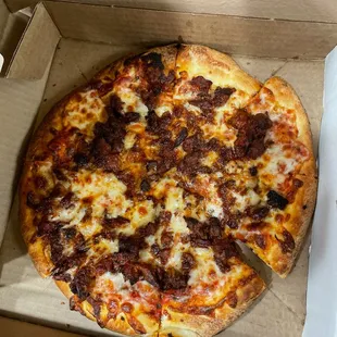 Small cheese pizza with Al pastor meat