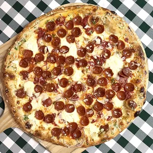 Rotating Pizza Lab: &quot;Super &apos;Roni&quot;
 
 Red sauce base with aged mozz, pepperoni, red onion, whipped lemon ricotta, &amp; Asiago on garlic-Parmesan