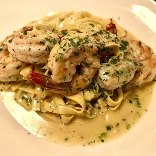 Shrimp Fettuccine - wonderful pasta, bland sauce, overcooked shrimps! (12/29/23)